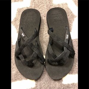 Teva Olowahu Sandals